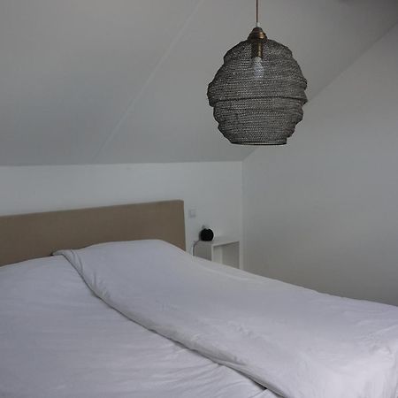 Mooi Vakantiehuis Prachtig Gelegen Aan Het Water Rijpwetering Exterior foto
