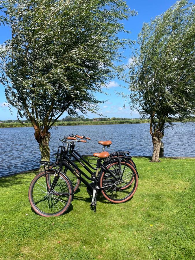 Mooi Vakantiehuis Prachtig Gelegen Aan Het Water Rijpwetering Exterior foto